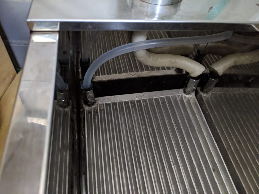 ビールサーバーのホース交換