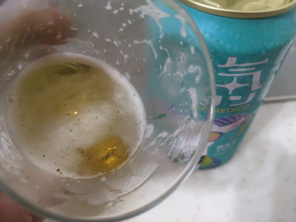 グラスに残った残り4割程の「正気のサタン」