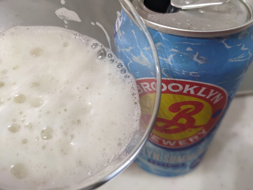「ブルックリンサマーエール」を一口飲んだところ