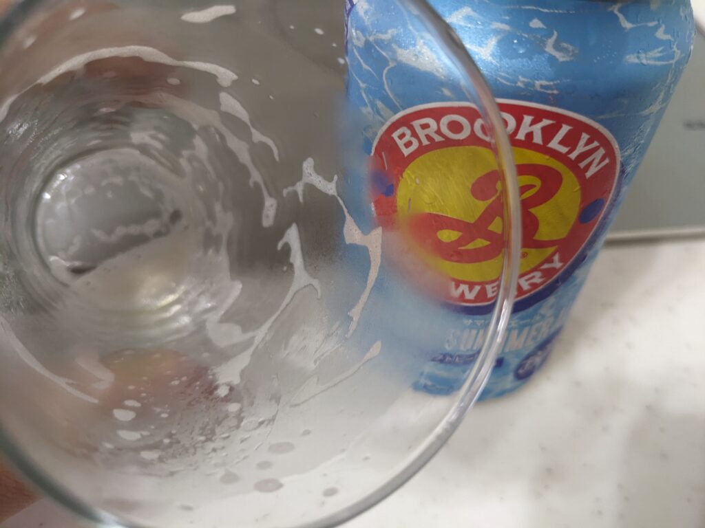 「ブルックリンサマーエール」を飲み干したところ