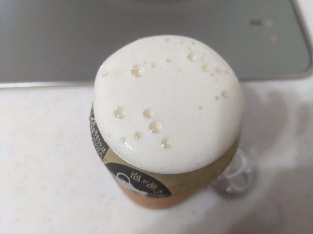 「アサヒ食彩」を飲むところ