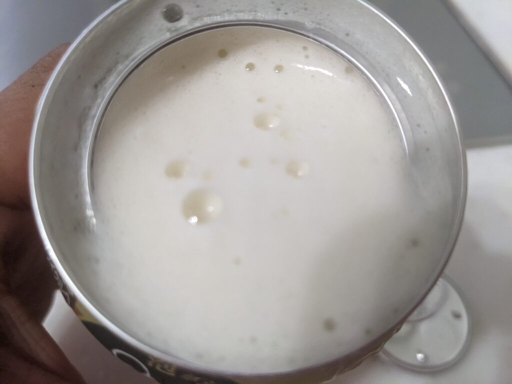 「アサヒ食彩」を一口飲んだところ