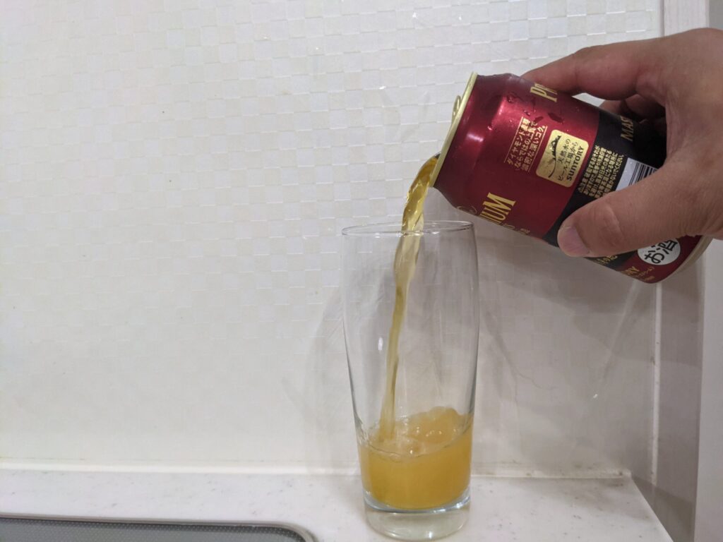 マスターズドリームダイヤモンド麦芽の恵みを注いでいる