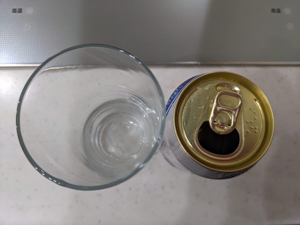 サッポロ冬物語の缶のフタを開けたところ
