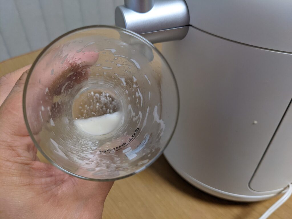 飲み終わったグラスに入った豊潤496