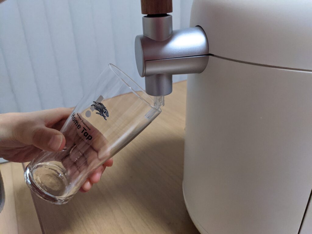 キリンホームタップで一番搾りプレミアムを注いでいる