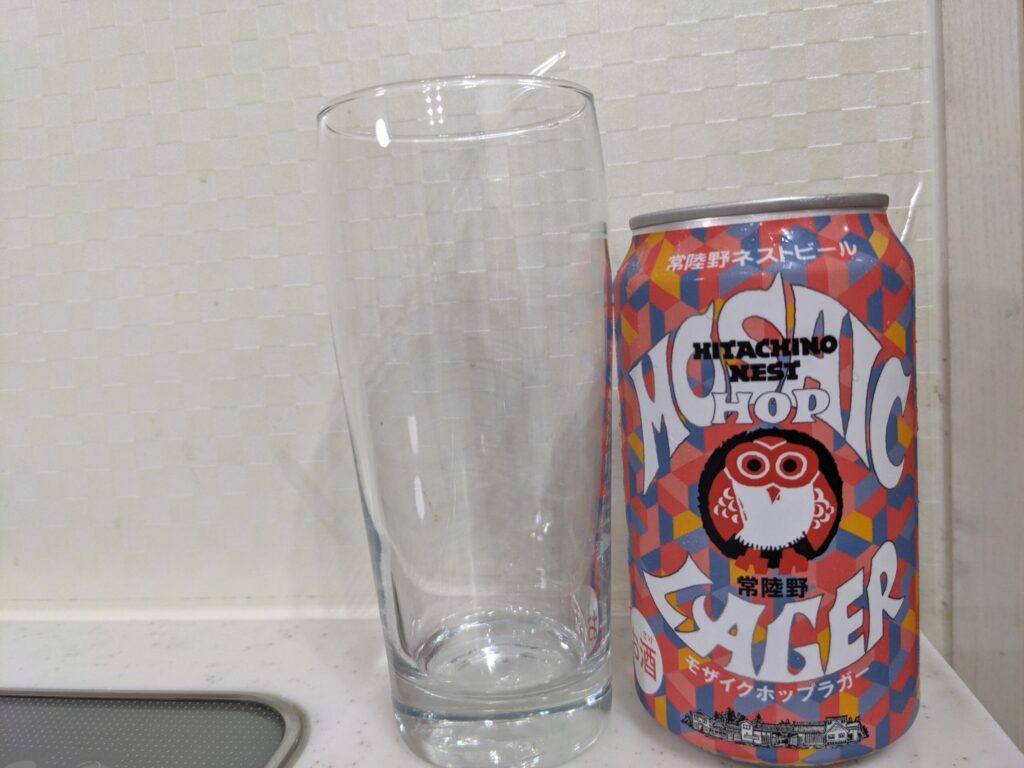 グラスと缶の常陸野ネストモザイクホップラガー