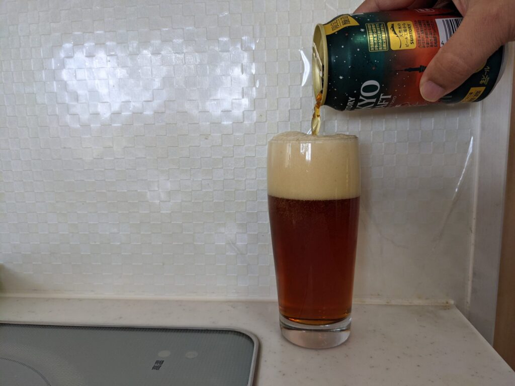 グラスに注いで溢れそうな東京クラフト香ばしIPA