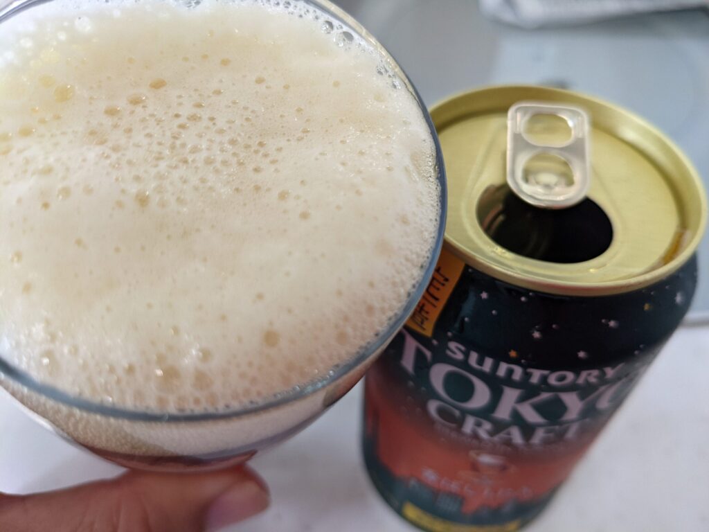 東京クラフト香ばしIPAを飲むところ