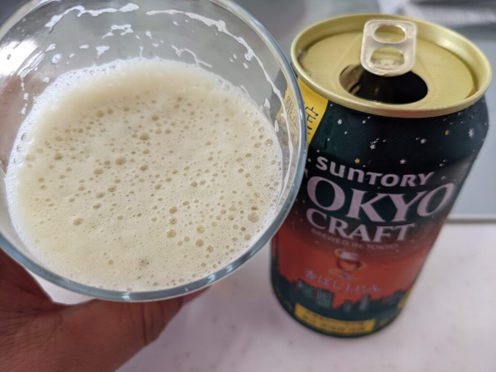 東京クラフト香ばしIPAを一口飲んだところ