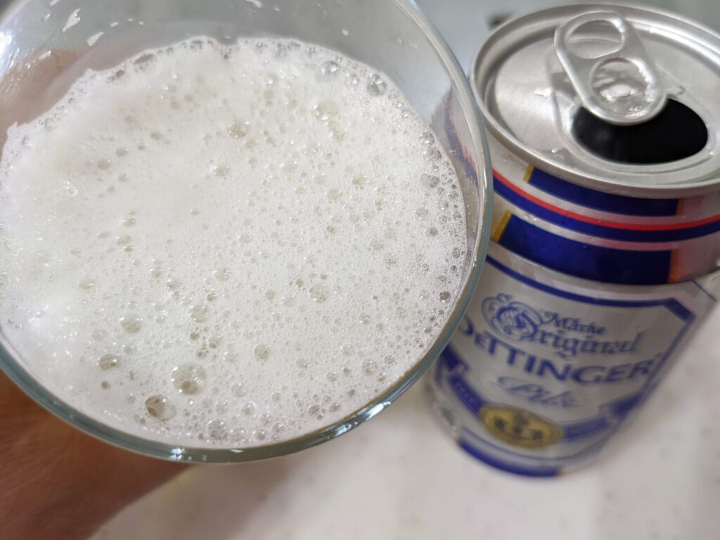 エッティンガー・ピルスを一口飲んだところ