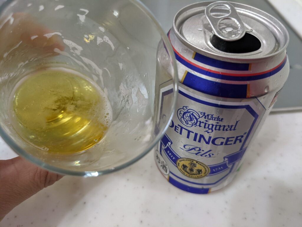 7割程飲んだエッティンガー・ピルス