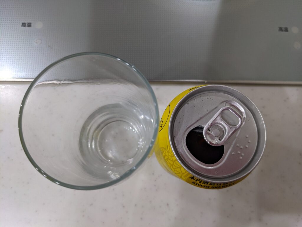 常陸野ネストビールラガーの缶のフタを開けたところ