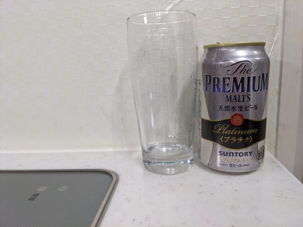 プレミアムモルツプラチナとグラス
