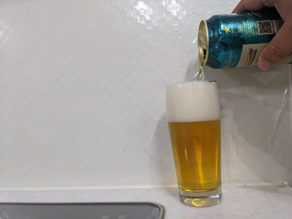 グラスいっぱいに注がれたヱビスホップテロワール