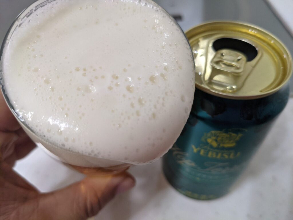 ヱビスホップテロワールを飲むところ