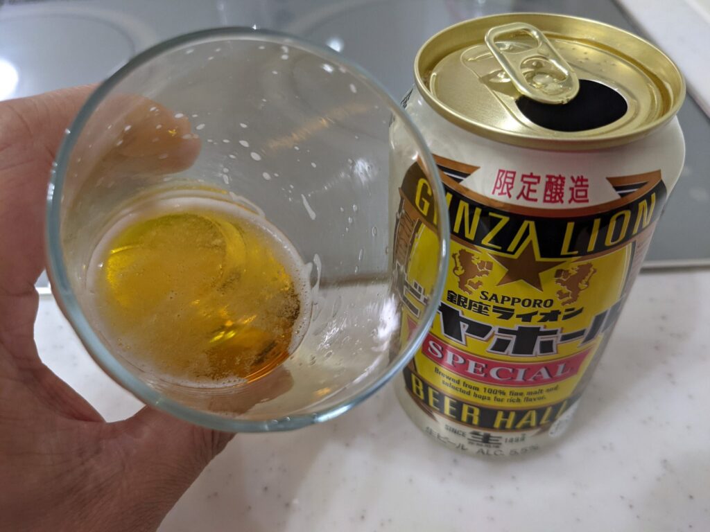 残り2割程のグラスに入った「銀座ライオンビヤホールスペシャル」