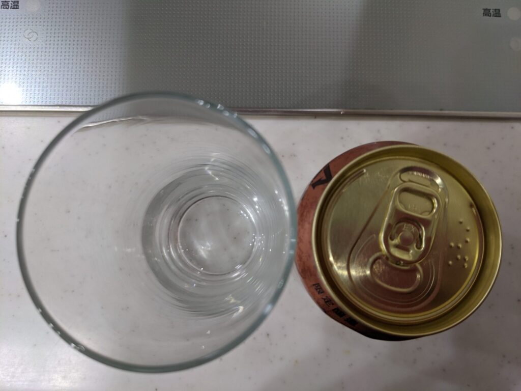上から見た缶の「ヱビスウィンターボック」