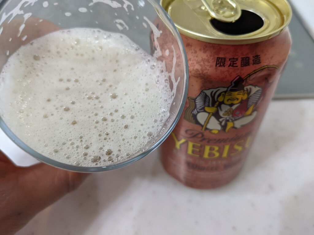 「ヱビスウィンターボック」を一口飲んだところ