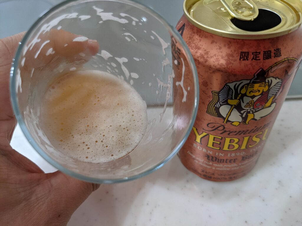 残り4割程のグラスに入った「ヱビスウィンターボック」