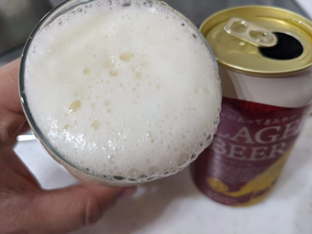 「DHCラガービール」を飲むところ