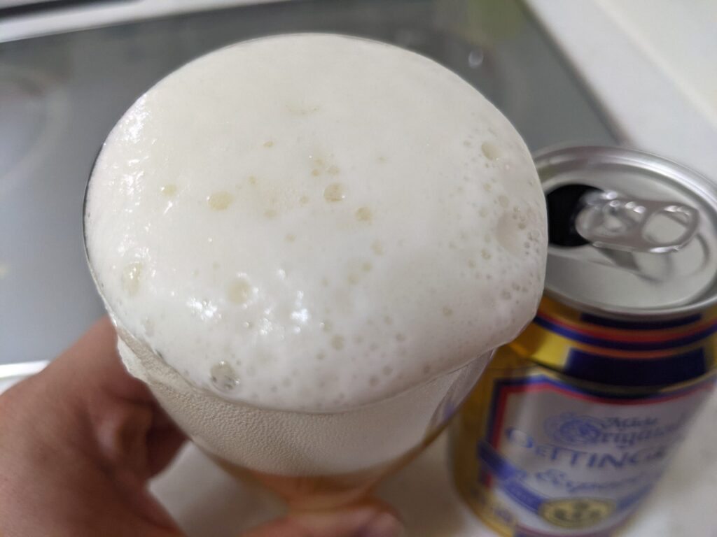 「エッティンガーエクスポルト」を飲むところ