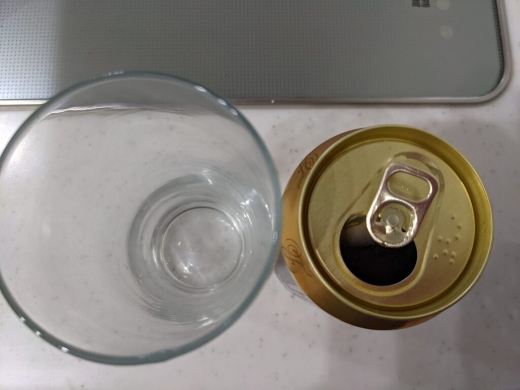 「アサヒ生ビール黒生」のフタを開けたところ