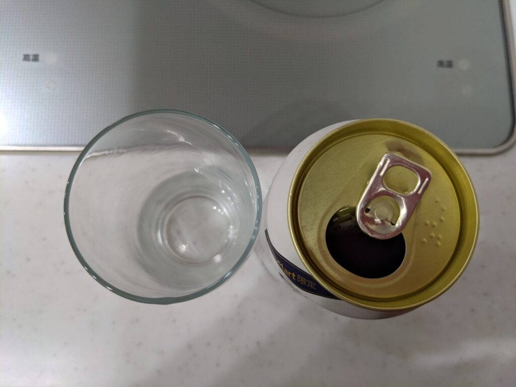 「ワールドクラフト無濾過ホワイトビール」をフタを開けたところ