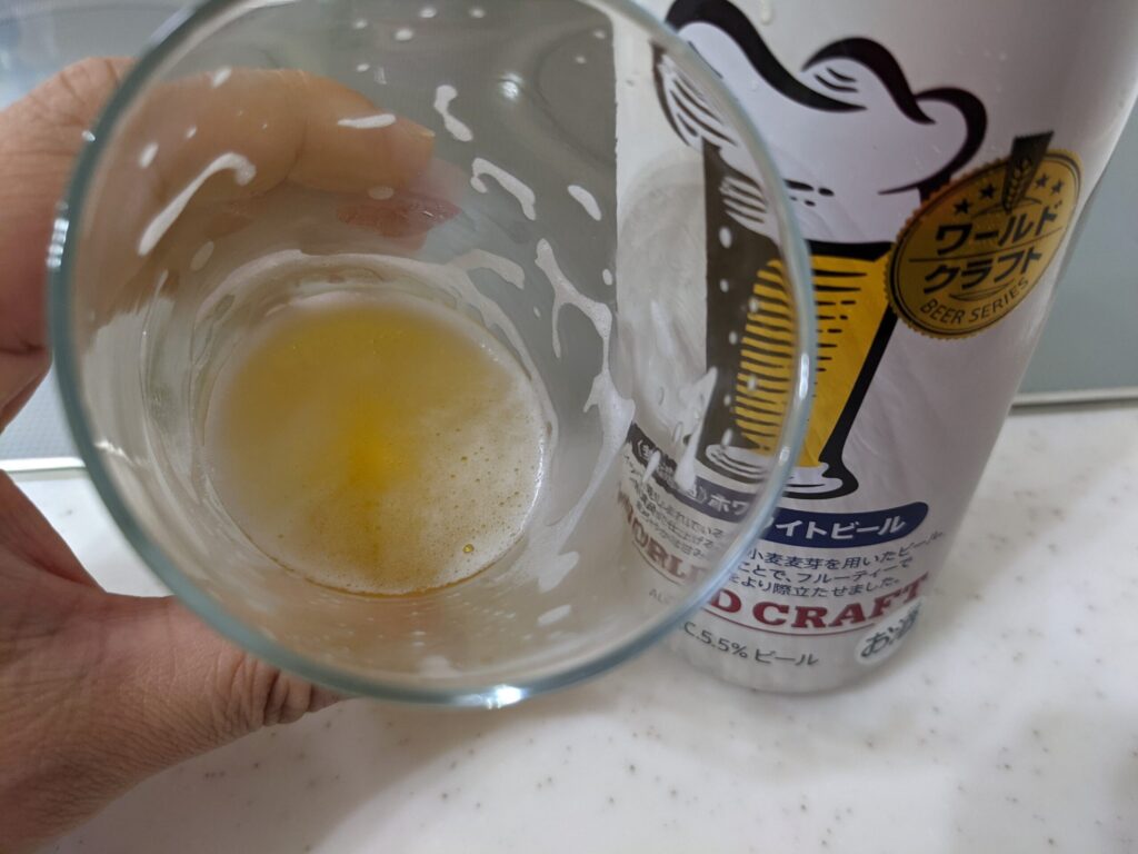 残り4割程のグラスに入った「ワールドクラフト無濾過ホワイトビール」