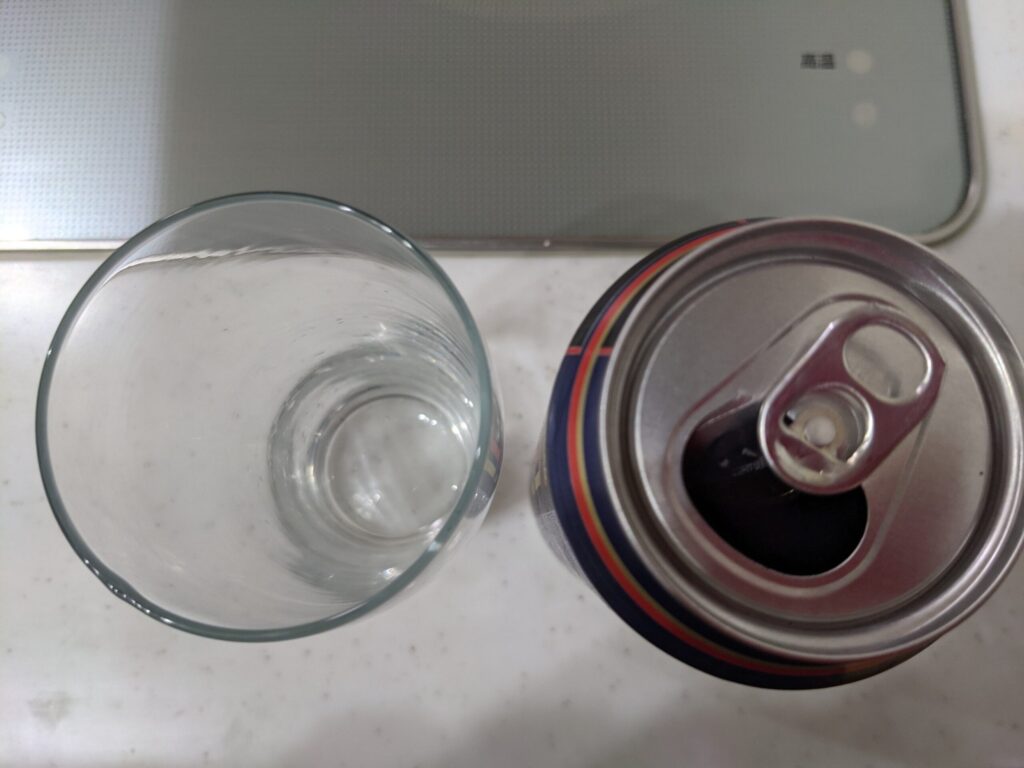 「エッティンガースーパーストロング」のフタを開けたところ