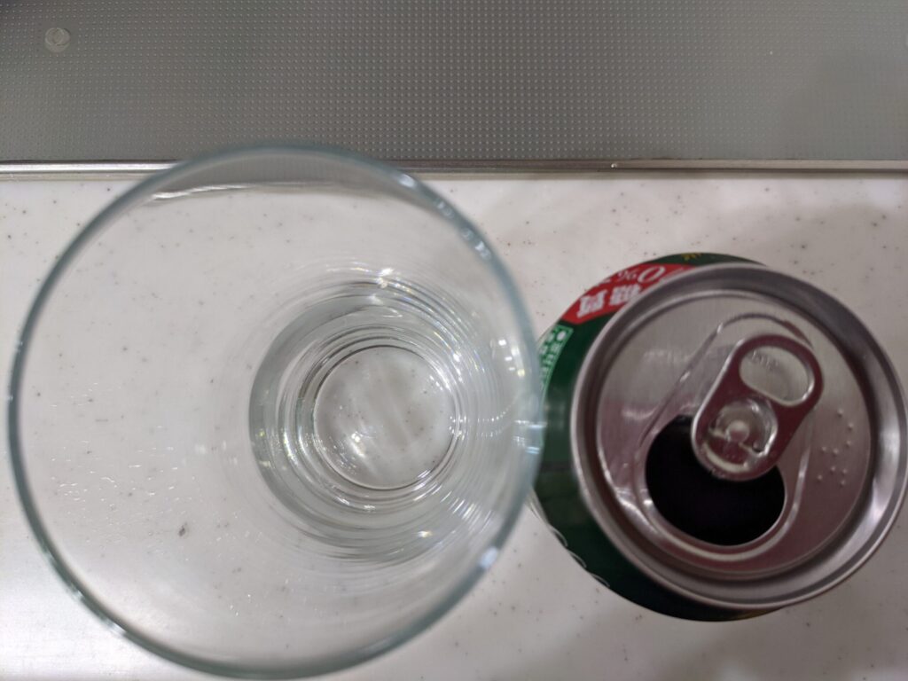 「ジェントオフ」のフタを開けたところ