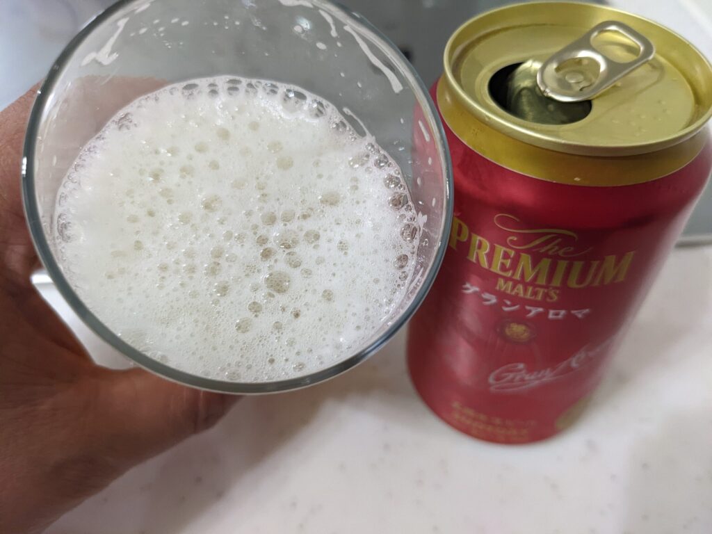 「ザ・プレミアム・モルツ〈グランアロマ〉」を一口飲んだところ