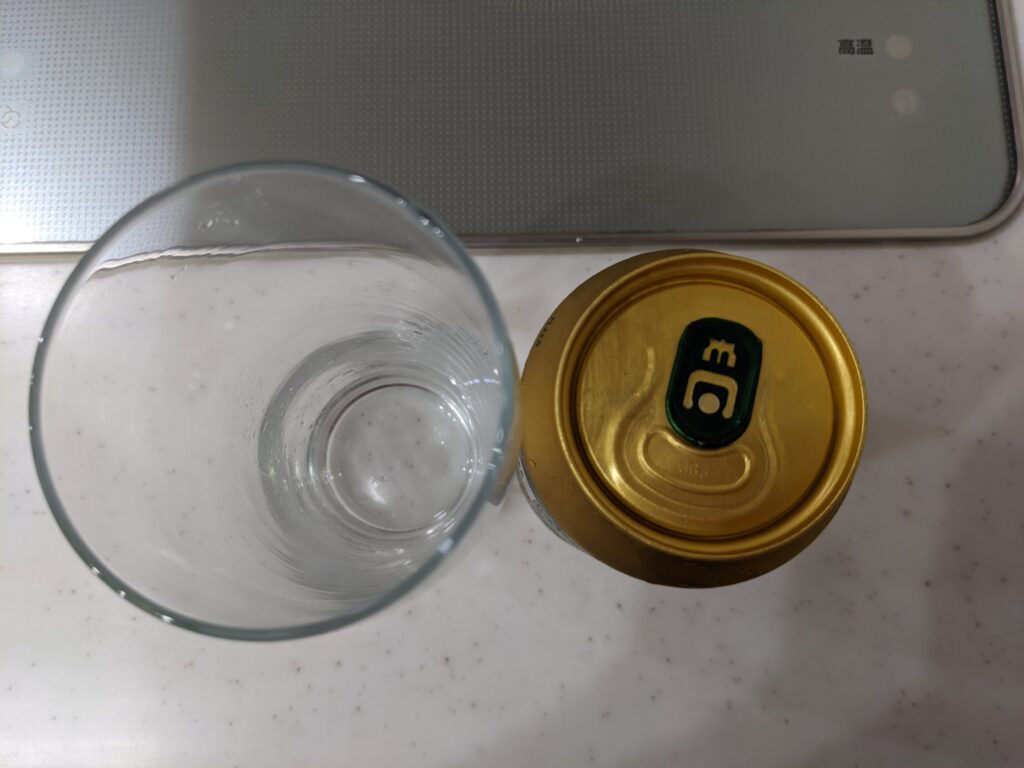 上から見た缶の「ピルスナーウルケル」