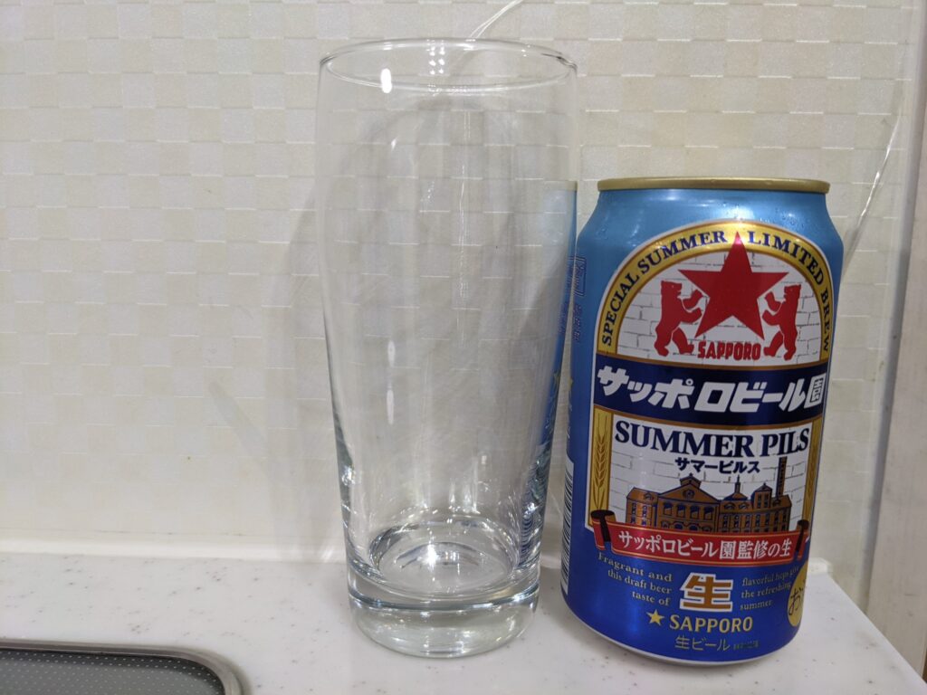 グラスと缶の「サマーピルス（サッポロビール園）」