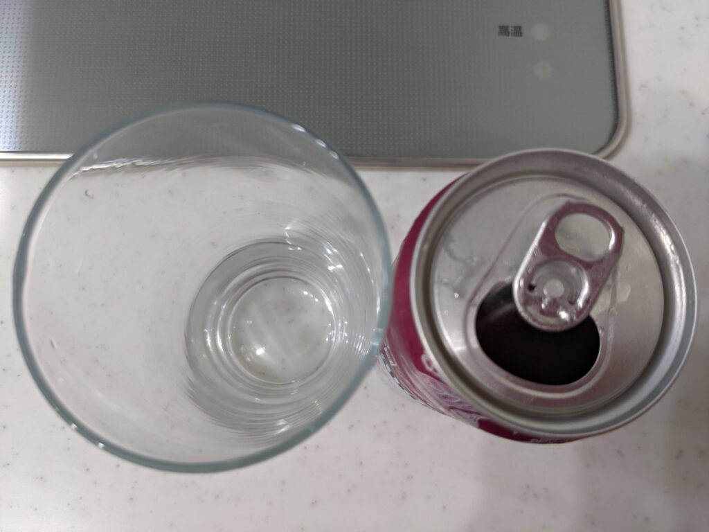 「ヒューガルデンロゼ」のフタを開けたところ