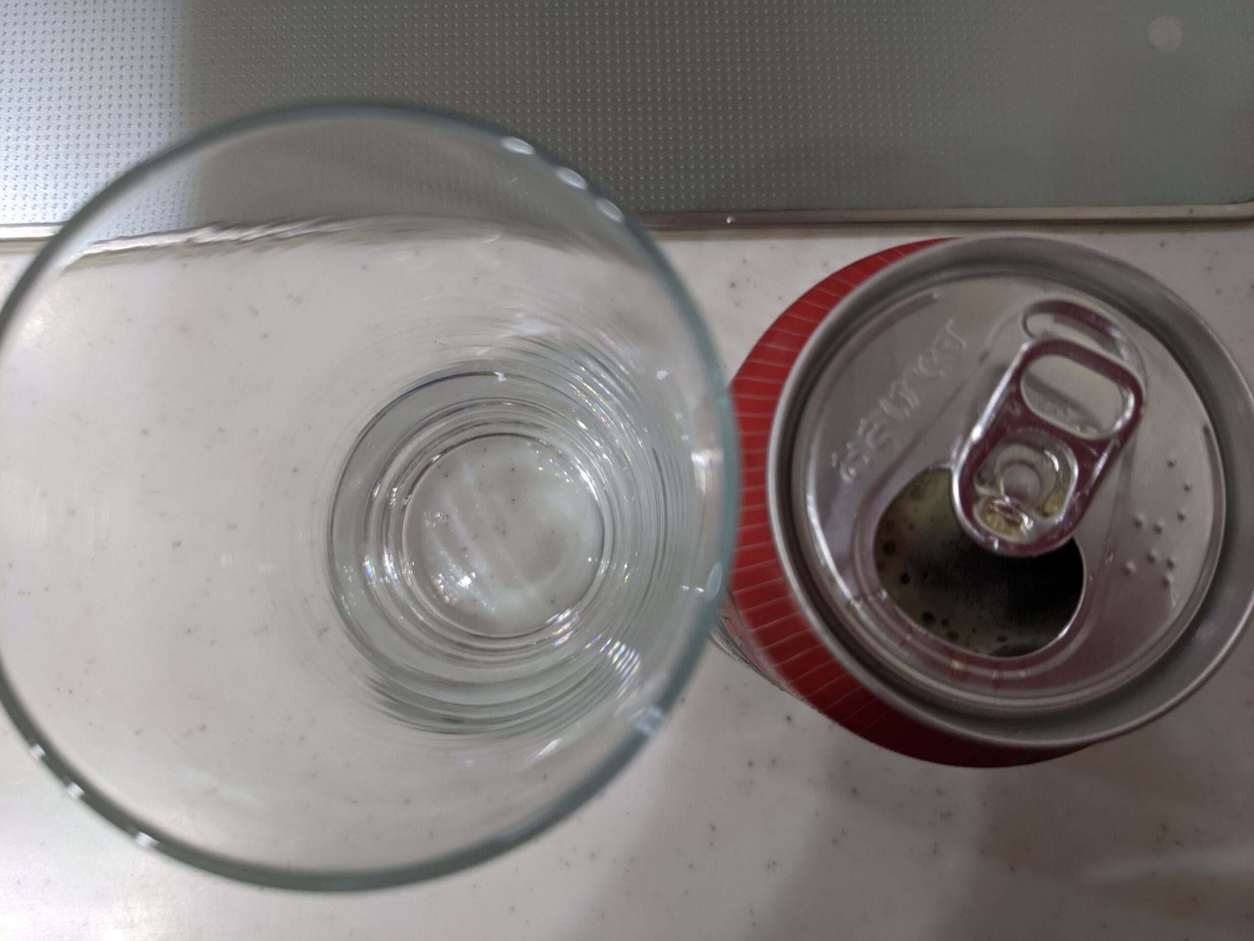 「京都麦酒ブラウンエール 」のフタを開けたところ