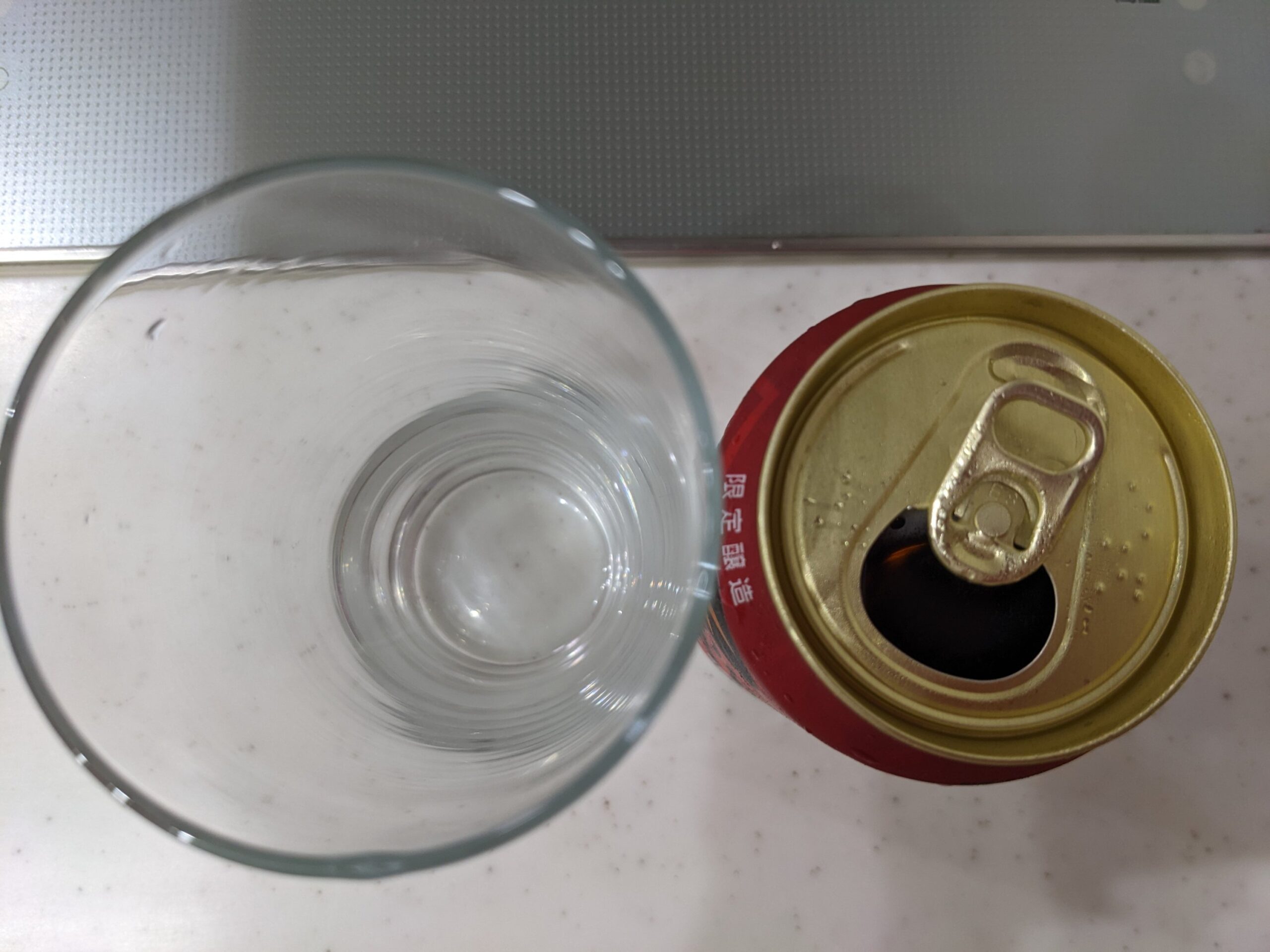 「黒ラベルエクストラドラフト」のフタを開けたところ
