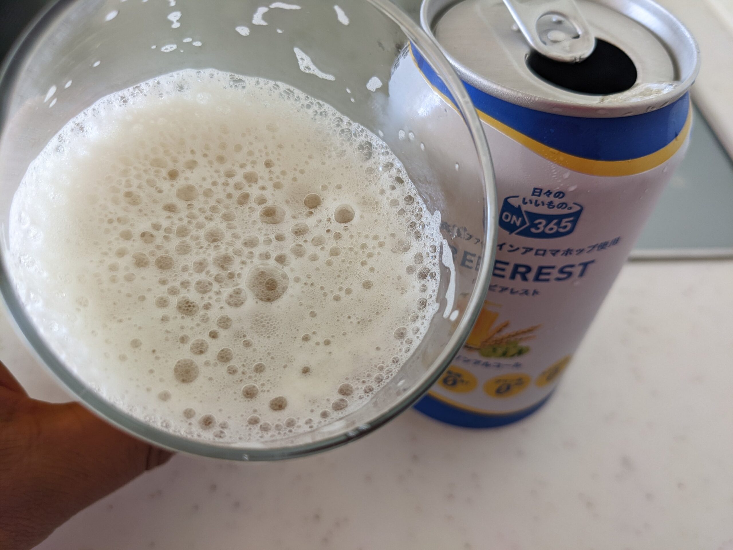 「ビアレスト（コスモス薬品PB）」を一口飲んだところ