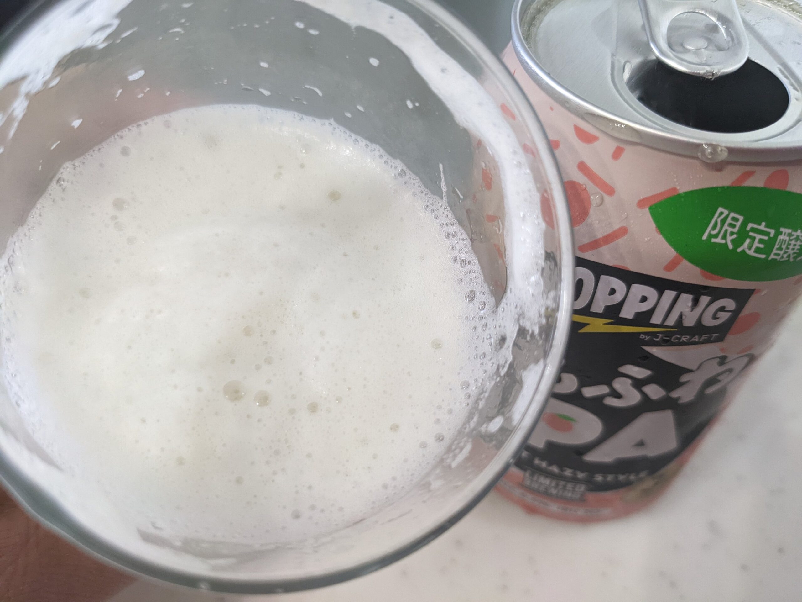 「ももふわIPA（J-CRAFT HOPPING）」を一口飲んだところ