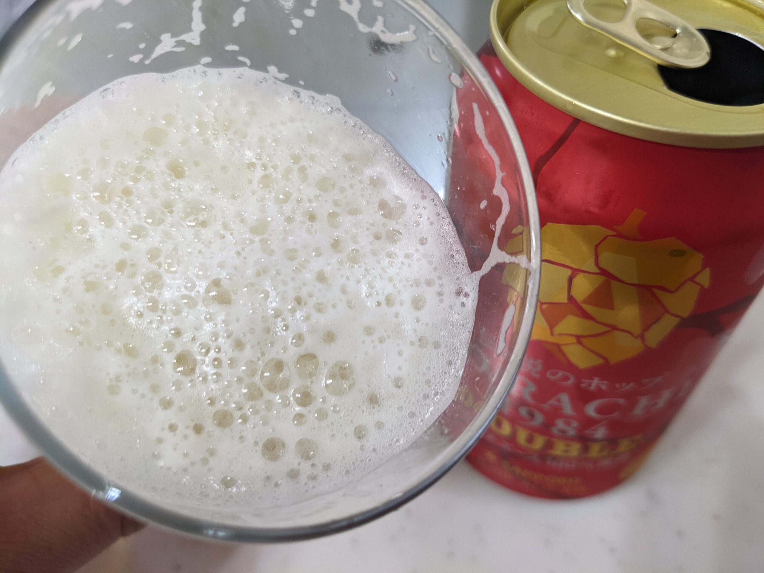 「ソラチ1984ダブル」を一口飲んだところ