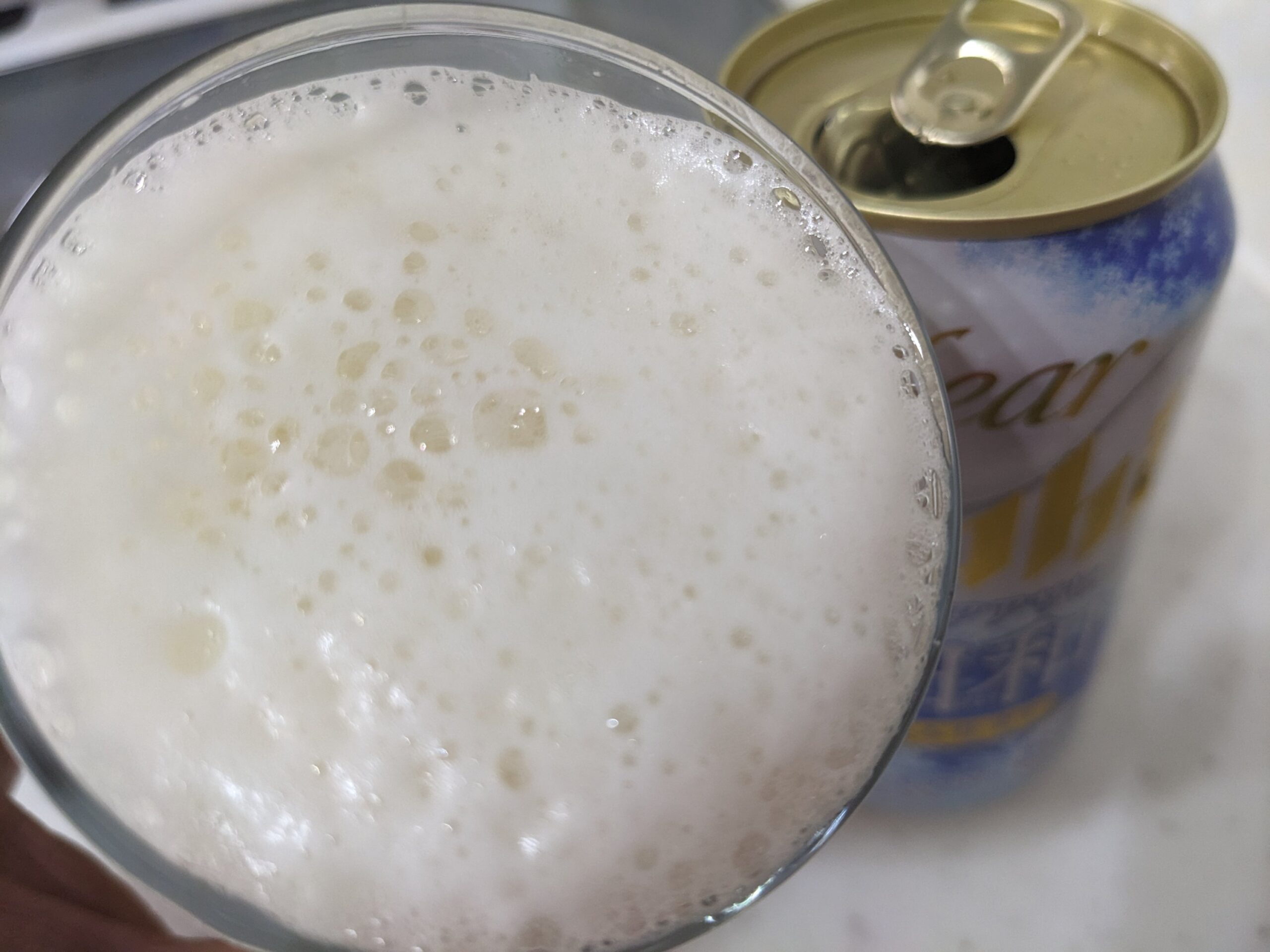 「クリアアサヒ冬日和」を飲むところ