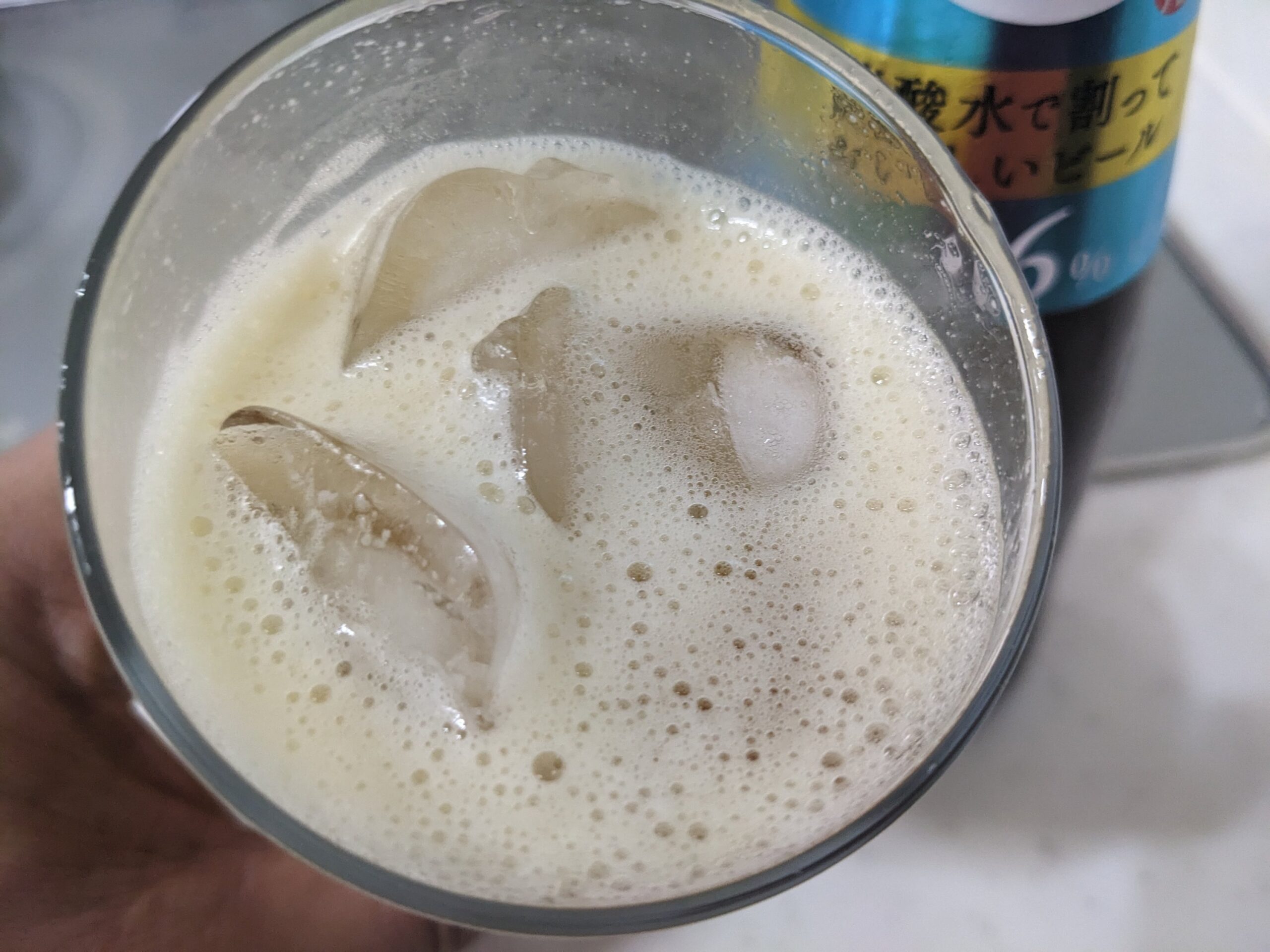 「ビアボール炭酸水割り」を一口飲んだところ