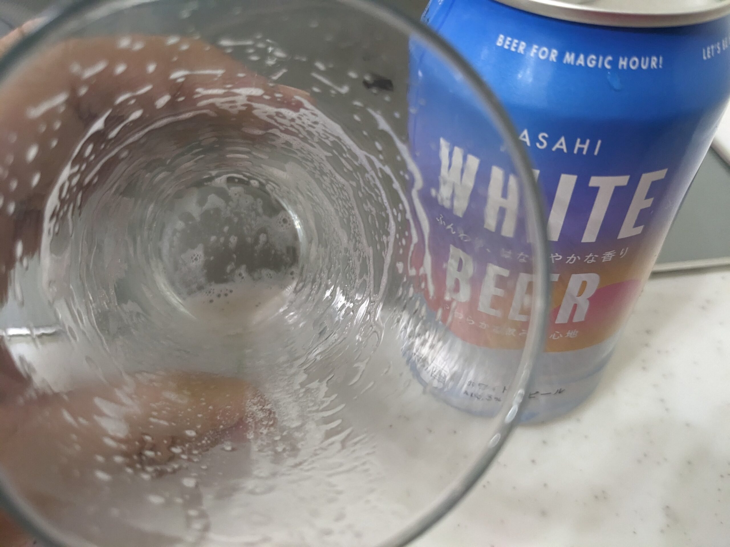 「アサヒホワイトビール（ASAHI WHITE BEER） 」を飲み終えたところ