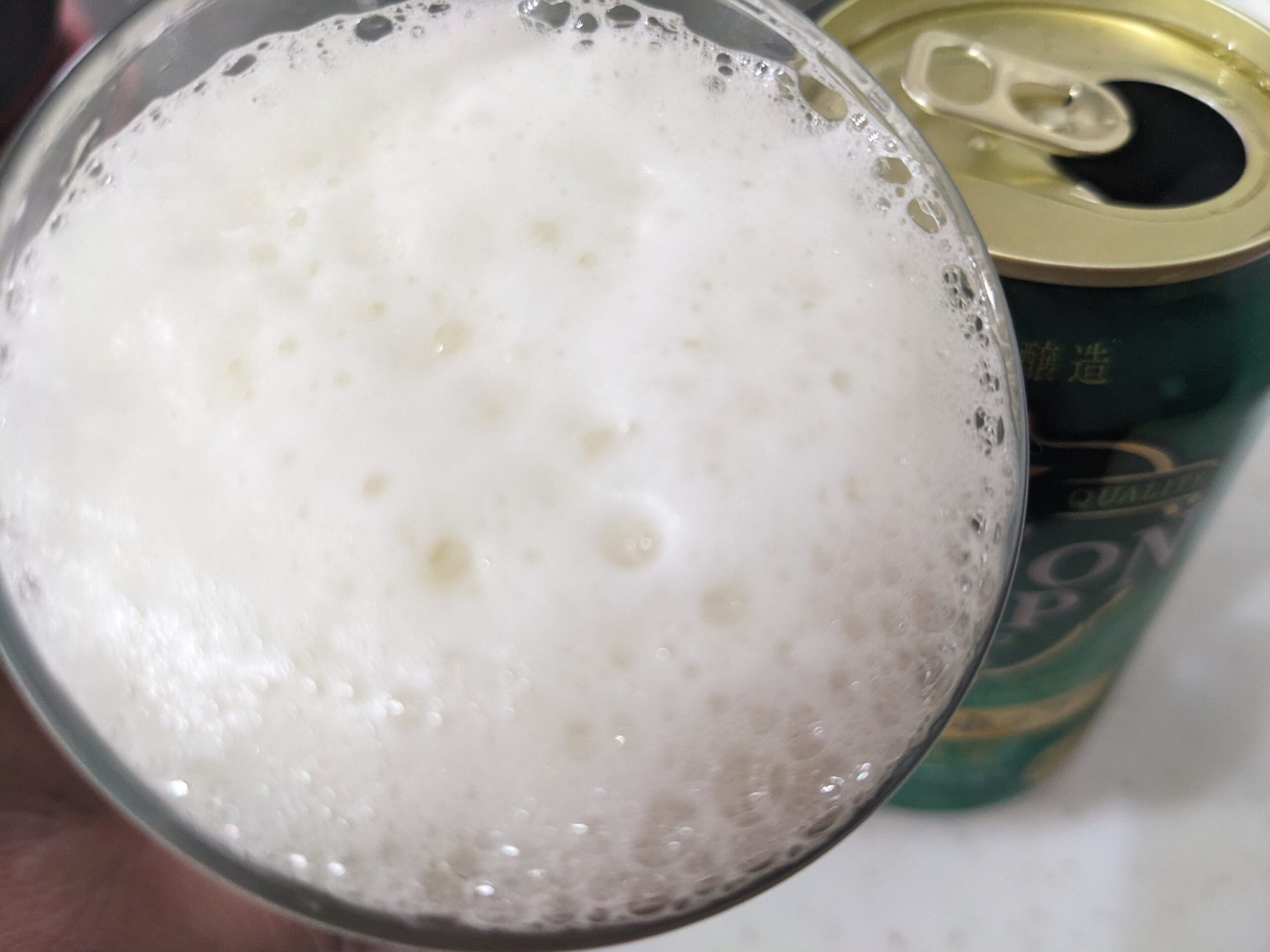 「ニッポンホップ始まりのホップ信州早生」を飲むところ