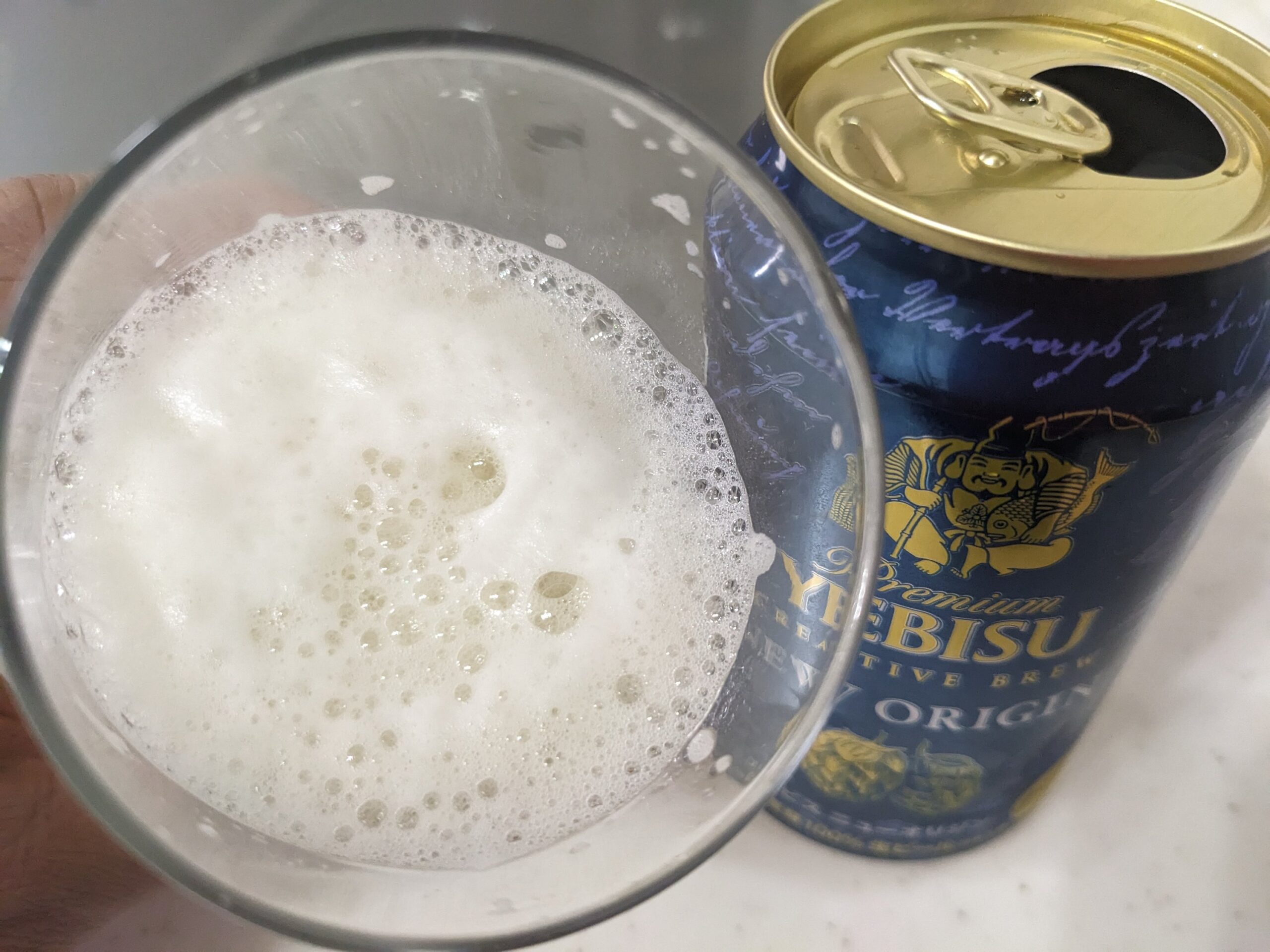 「ヱビスニューオリジン」を一口飲んだところ