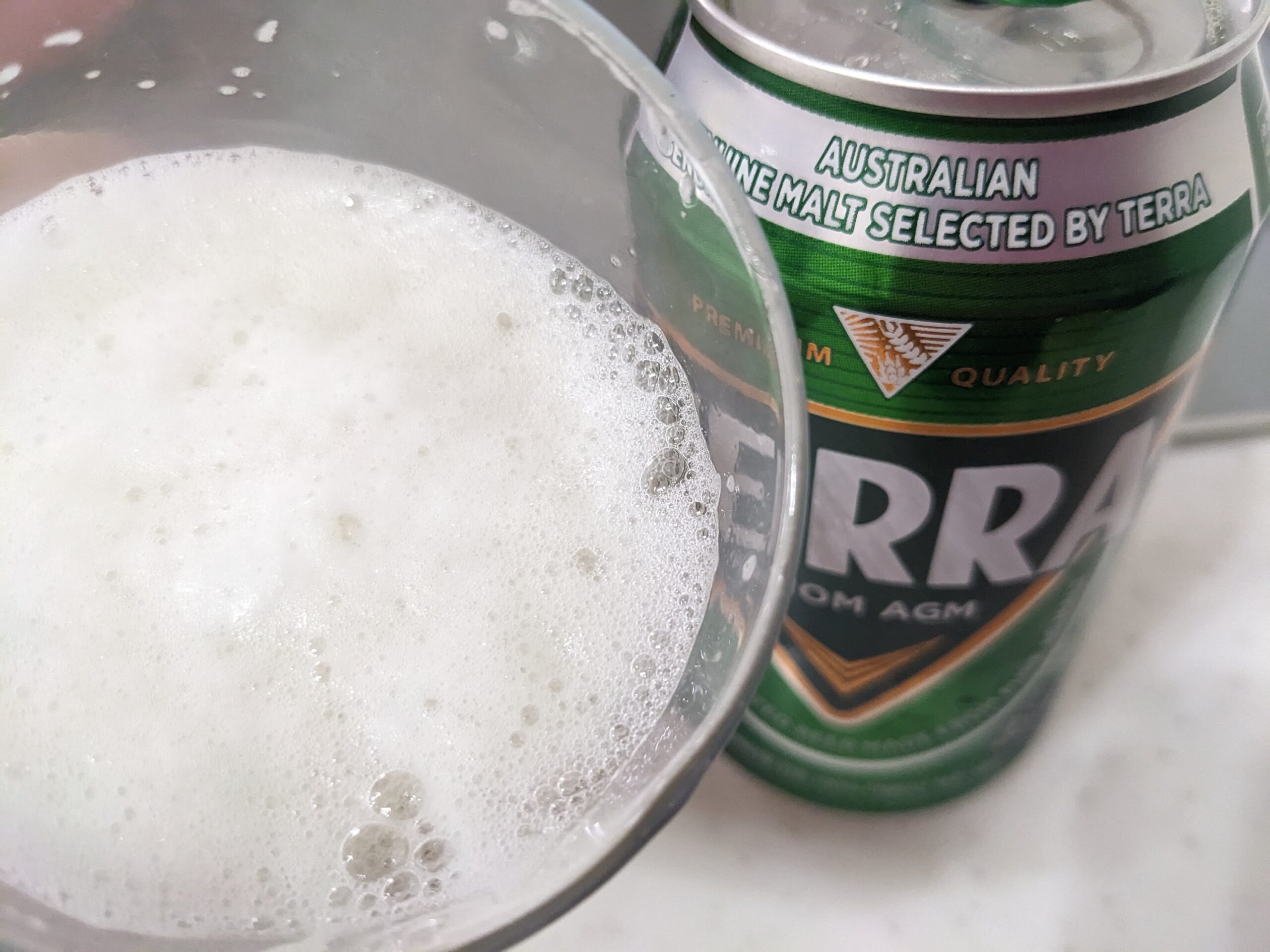 「TERRA(テラ)ビール」を一口飲んだところ