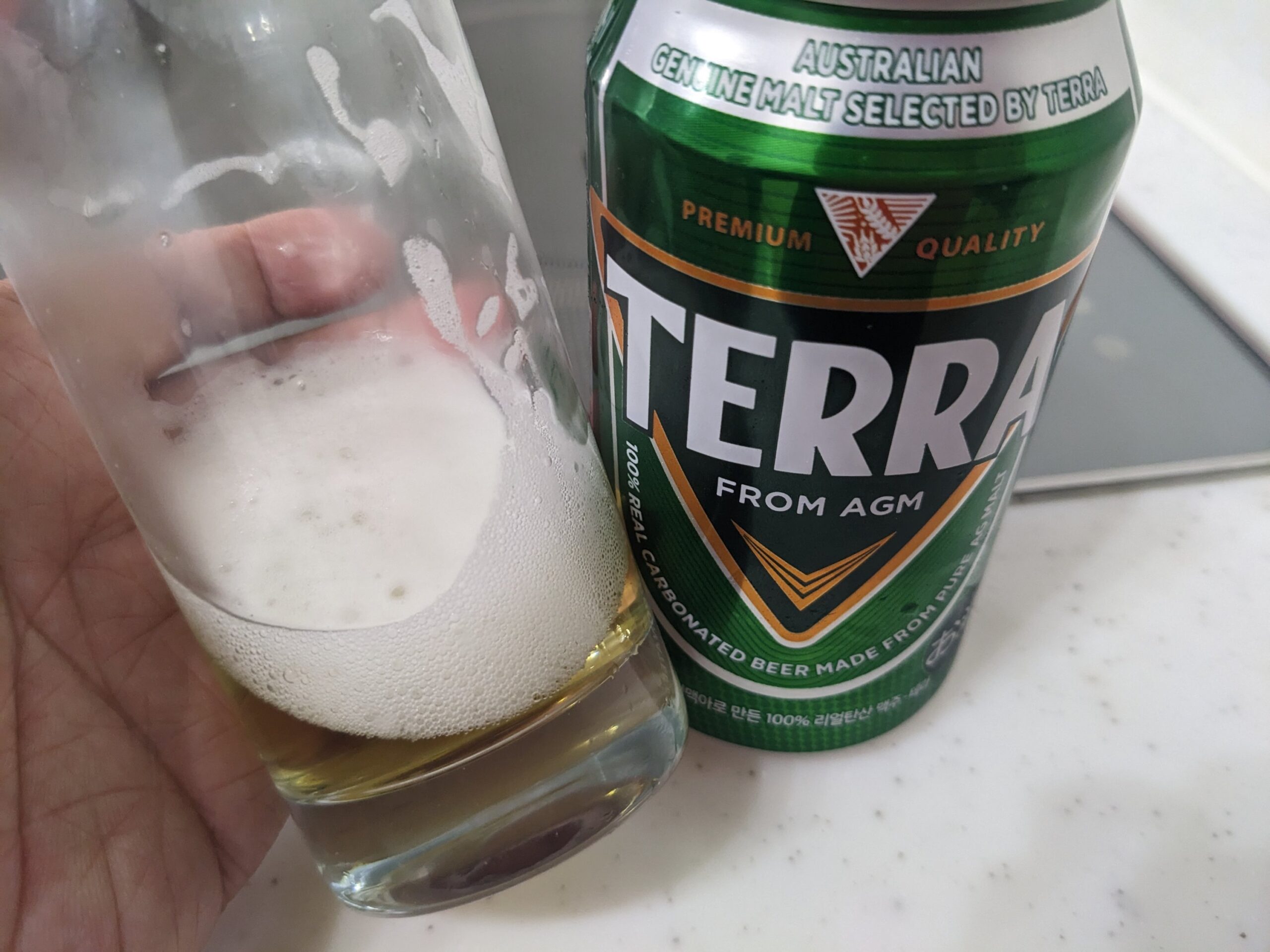 最後の一口程度グラスに残った「TERRA(テラ)ビール」